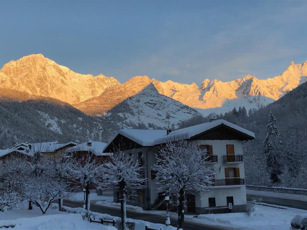 Hotel Edelweiss Pré-Saint-Didier Buitenkant foto